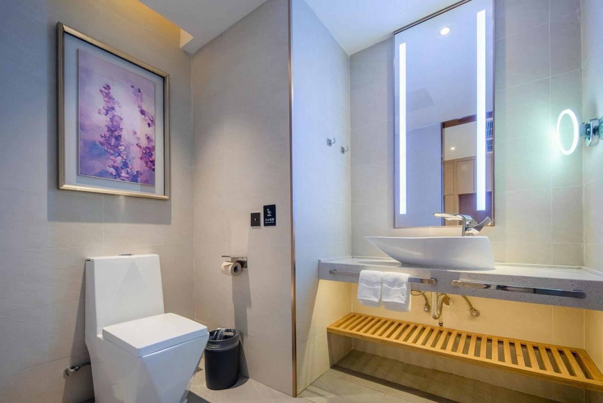 Echarm International Hotel Guangzhou Baiyun International Airport Huadu Plaza Branch - Free Deliver Service To Guangzhou Baiyun International Airport & Free Deliver Service To Canton Fair Complex During Canton Fair Period Ngoại thất bức ảnh